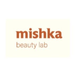 Мастер по маникюру от Mishka Beauty School
